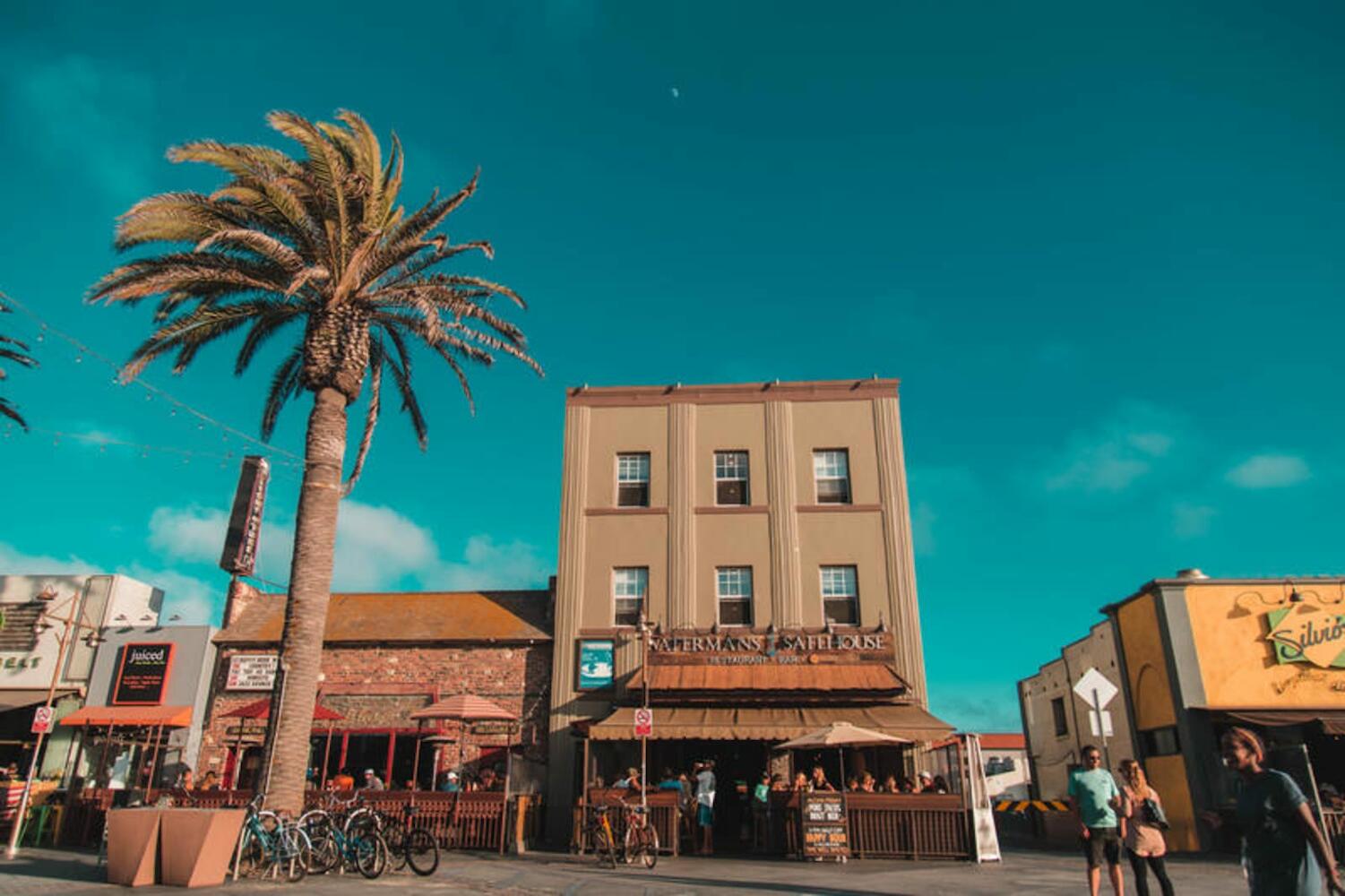ITH Hermosa Beach Surf Hostel LAX
