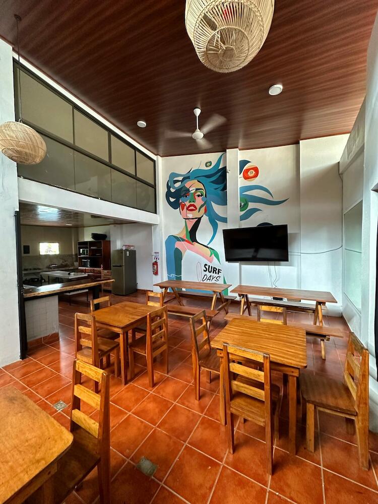 Sandy Toes Hostel