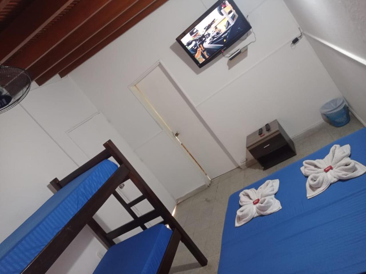 Yellow House Hostel, Medellin