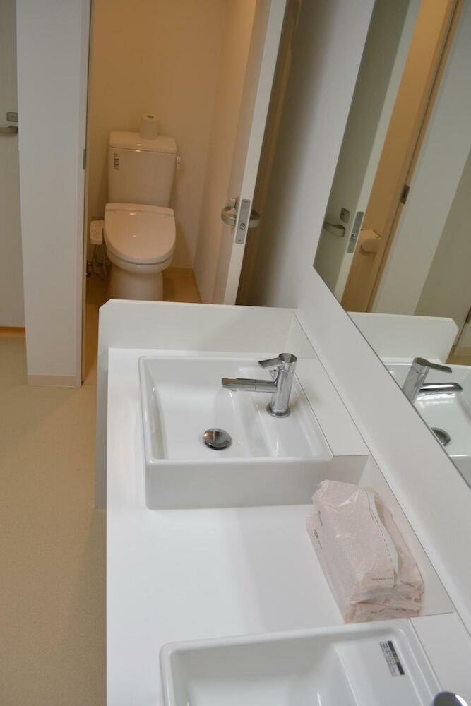 1 Night 1980 Hostel, Tokyo