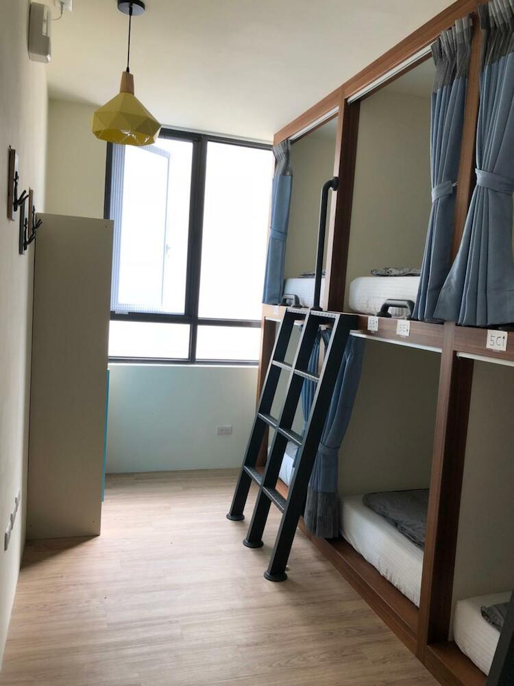 Knock Knock Hostel