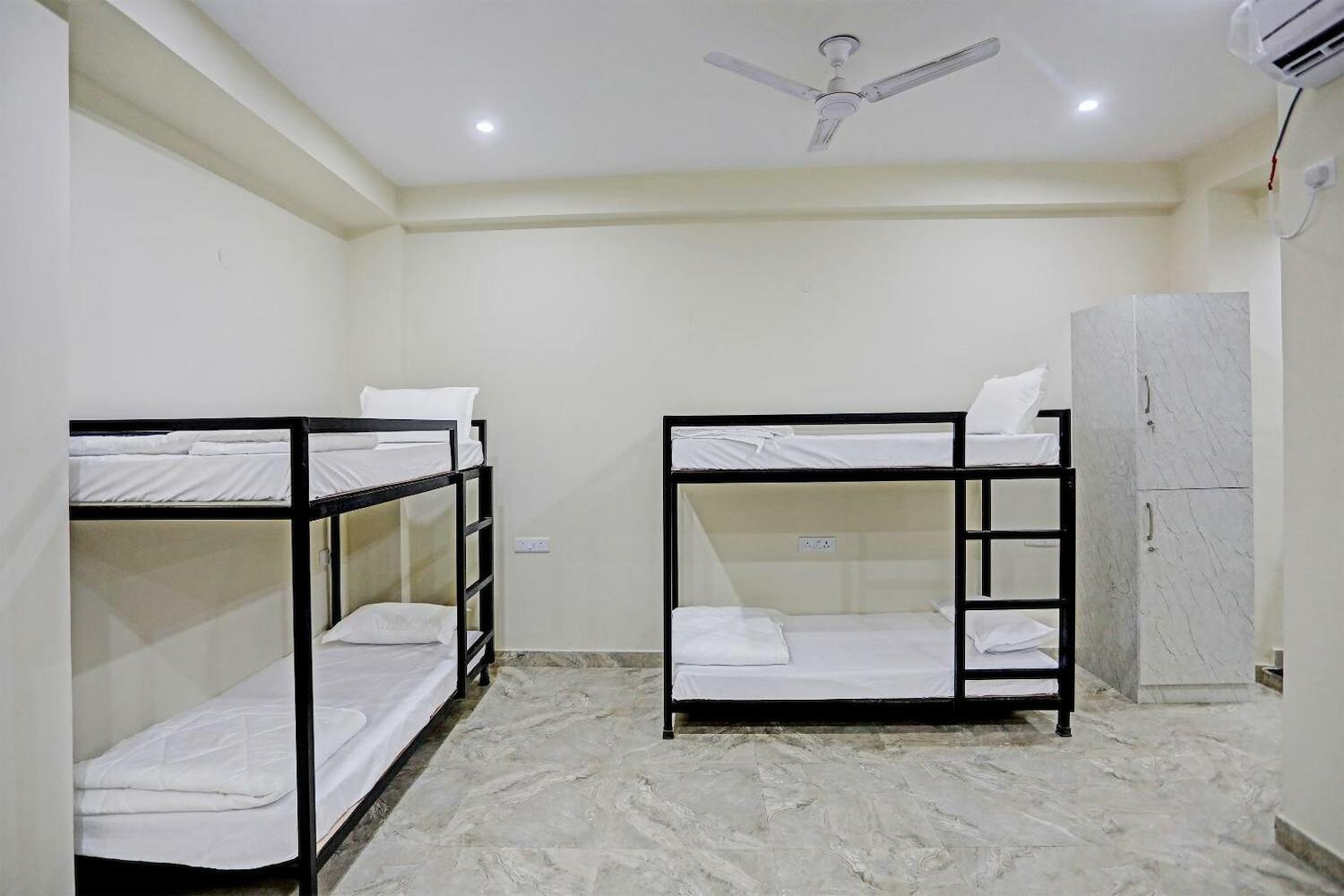 Hotel S B Inn Near New Delhi railway Station Paharganj, New Delhi