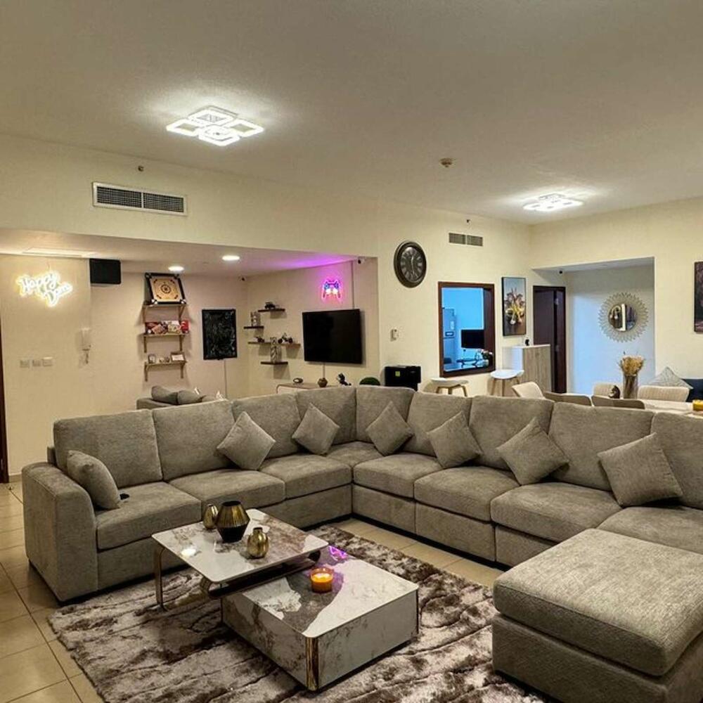 Happy Dom Hostel - Jbr - Dubai, Dubai
