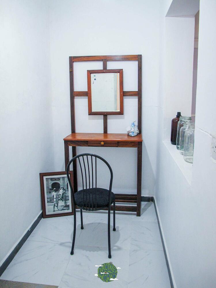 Another World, Kandy