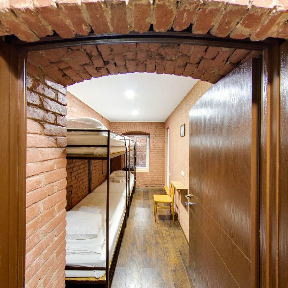 Hostel Pirosmani