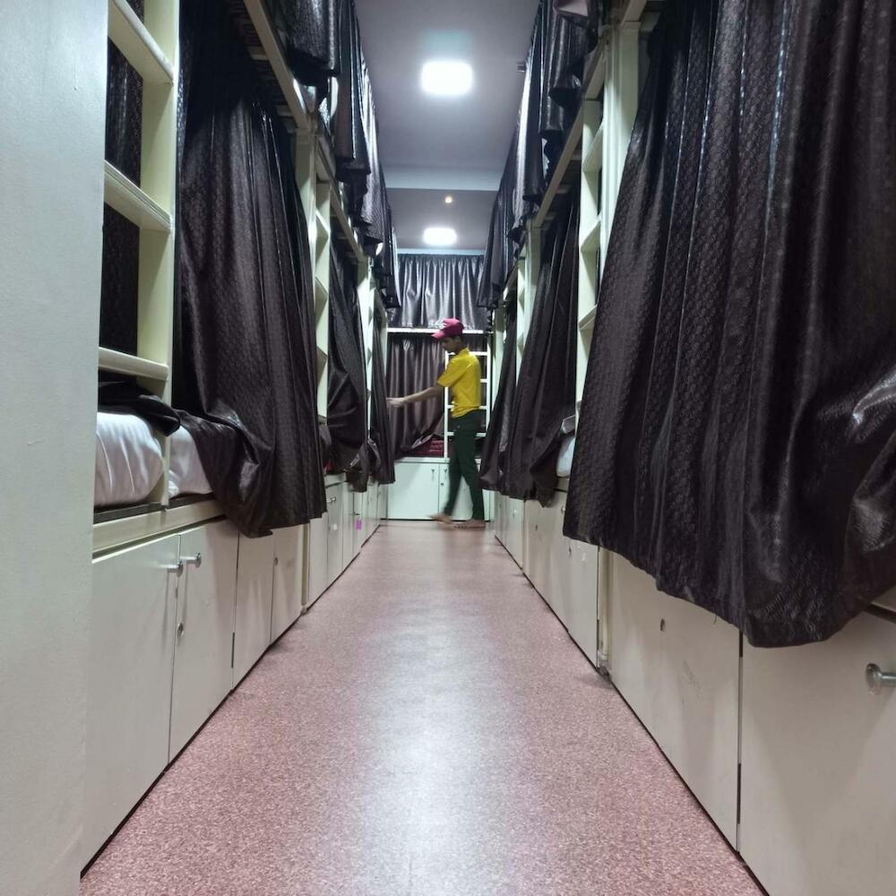 Qadari Dormitory Hostel, Mumbai