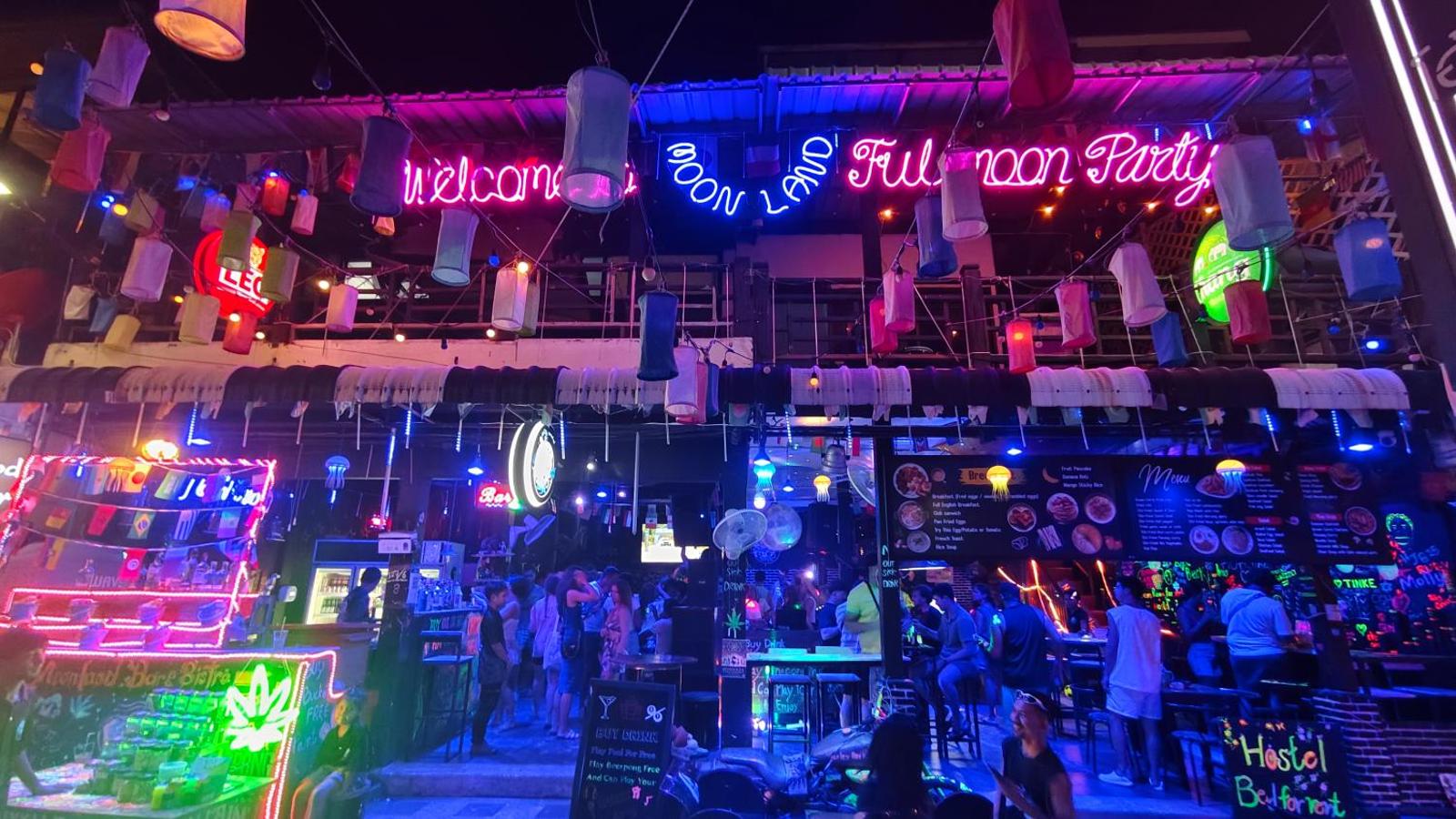 Moonland Bar & Hostel, Haad Rin