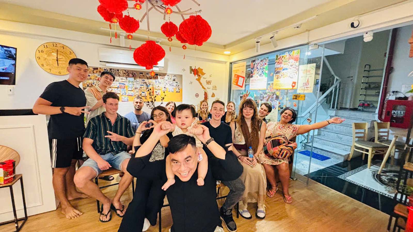 Saigon Authentic Alley Hostel - Bf, Gym, Billiard