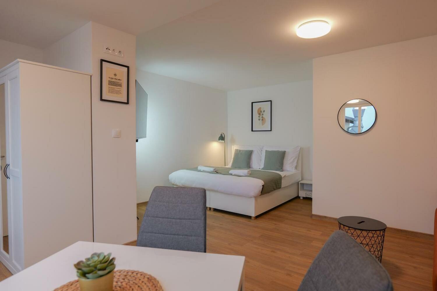 Krakovka Residence, Prague