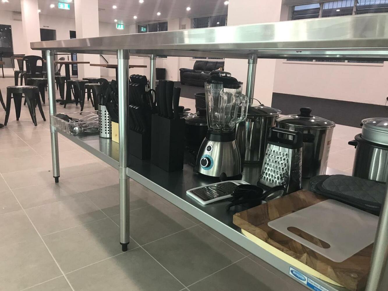 Perth City Backpackers Hostel - note - Valid passport required to check in, Perth