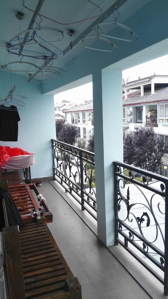 Mama Naxi Guesthouse