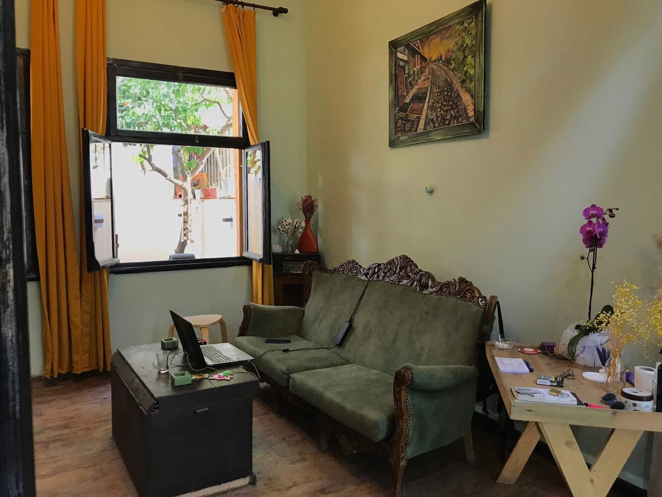 Vakana House Hostel