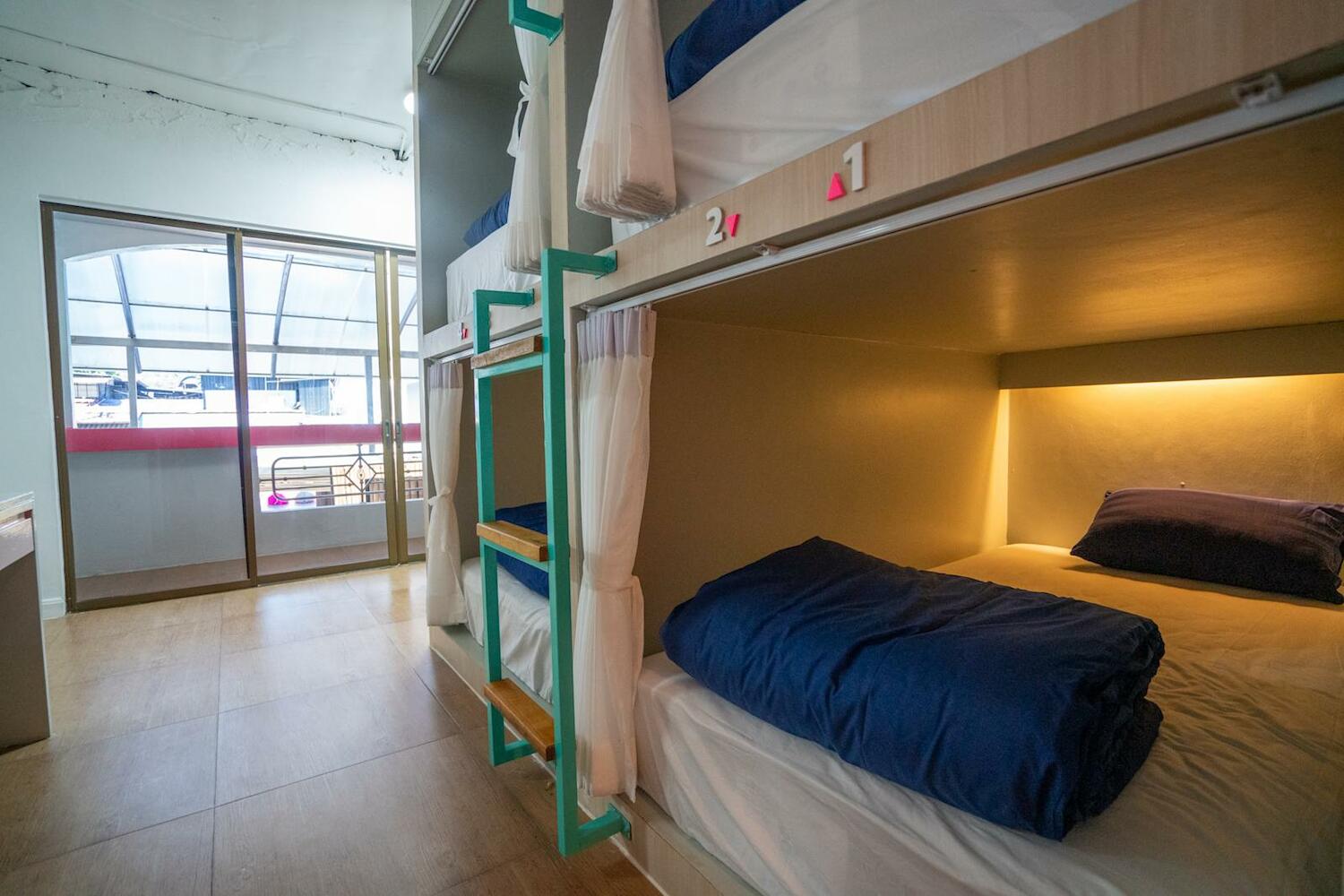 Base Ao Nang Beachfront, Ao Nang