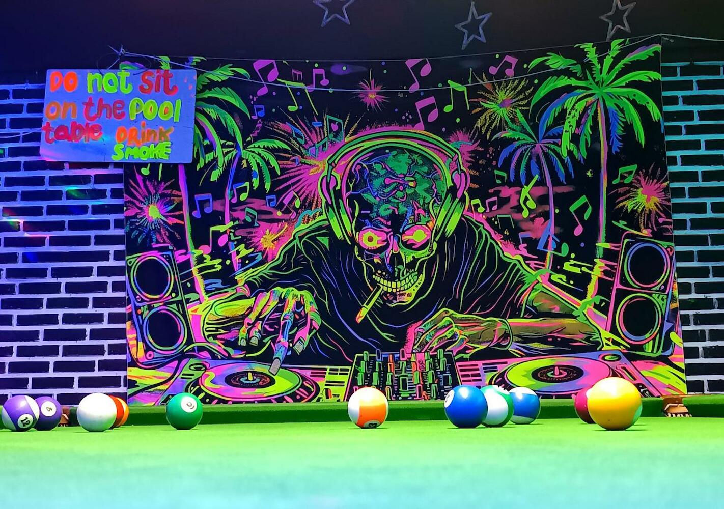 Moonland Bar & Hostel, Haad Rin