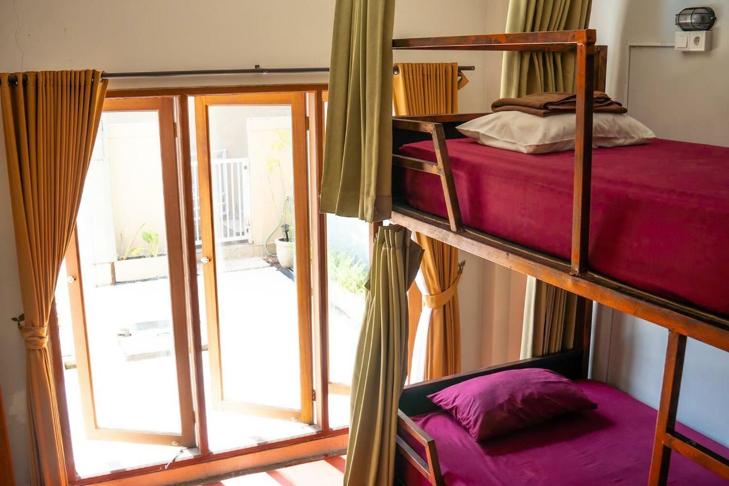 Naughty Nest Hostel Bali