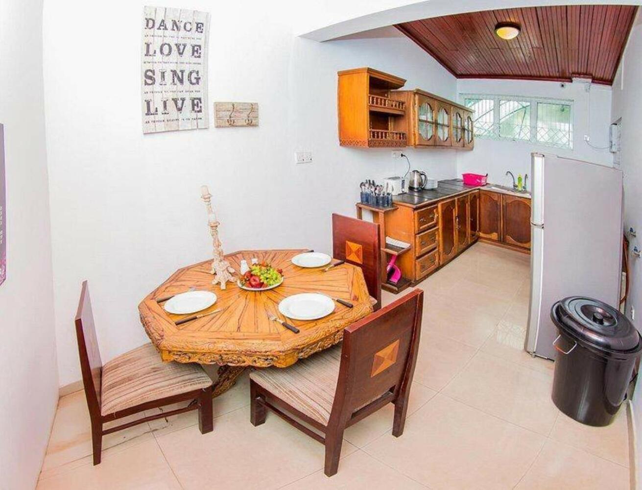 Ricardo Hostel, Colombo