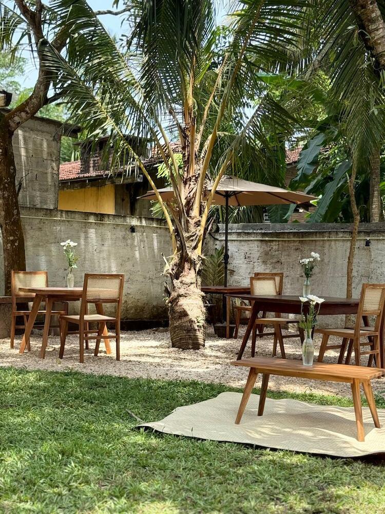 Summer House, Ahangama