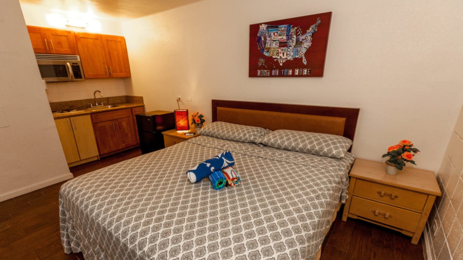 Waikiki Backpackers Hostel in Oahu Prices 2021 (How to compare?)