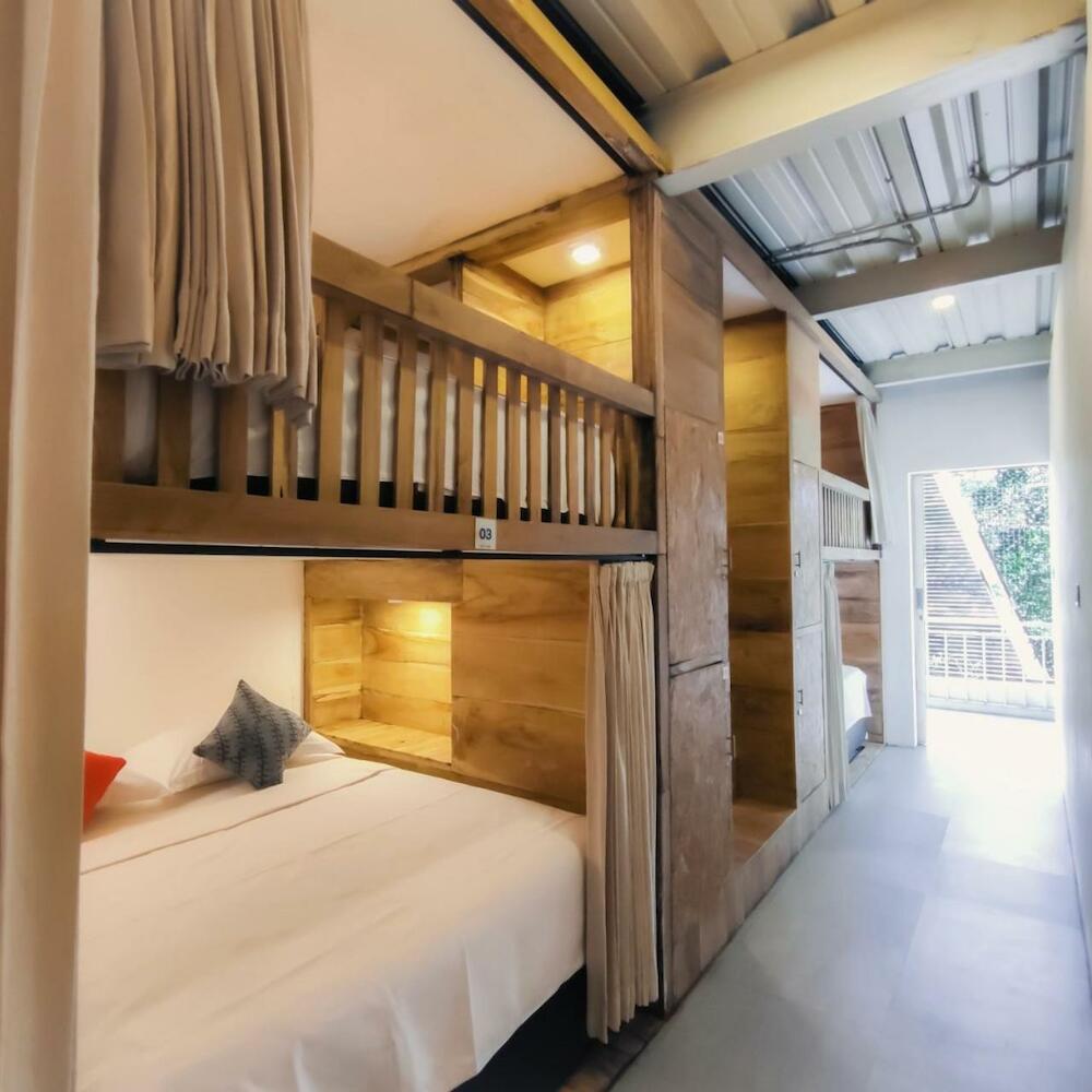 Good Cheer Hostel Lembongan
