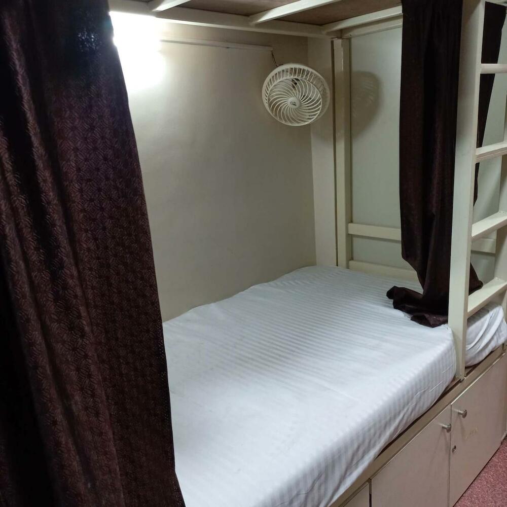 Qadari Dormitory Hostel, Mumbai