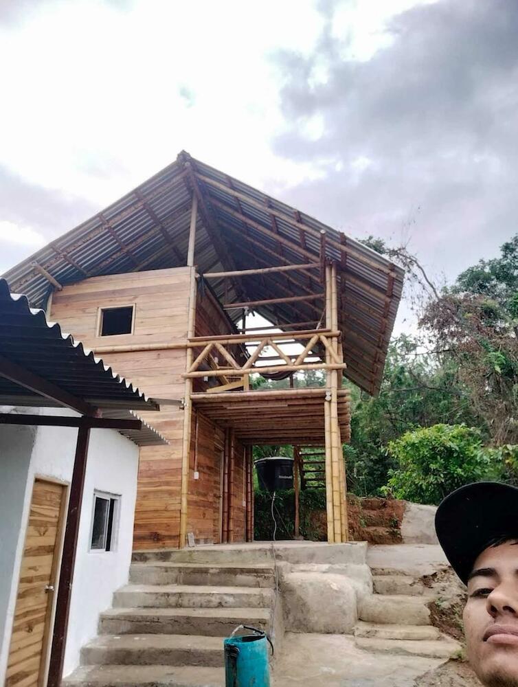Oso Hostel