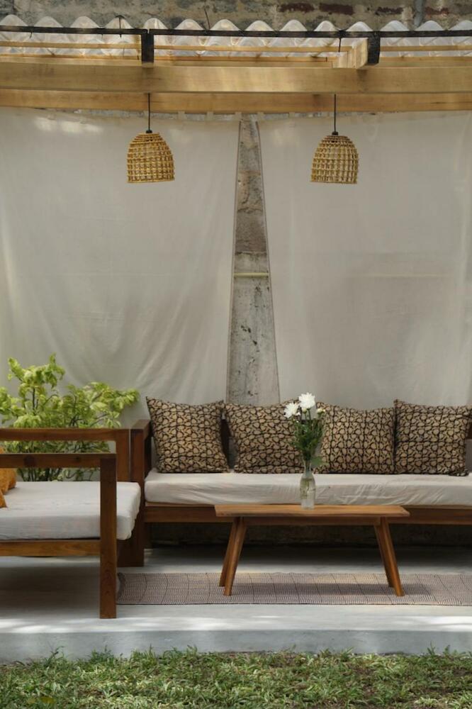 Summer House, Ahangama