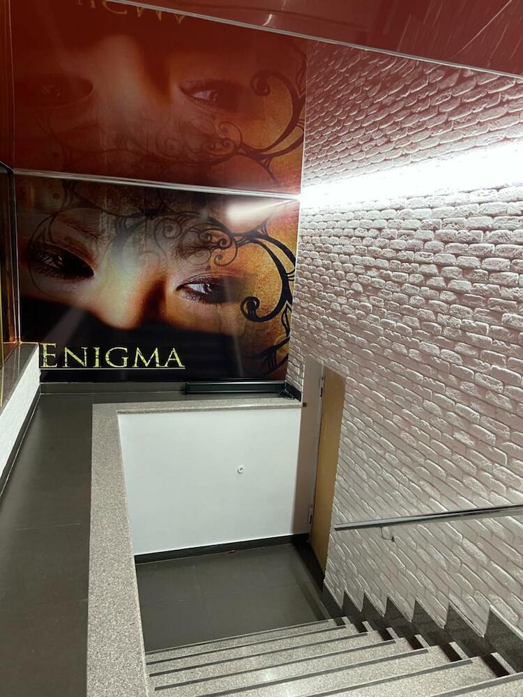 ENIGMA HOSTEL