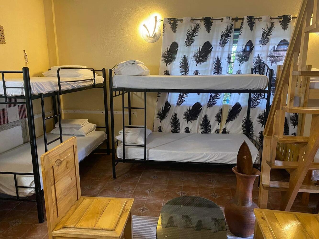 Mlb Bungalows 3 Hostel, Siquijor