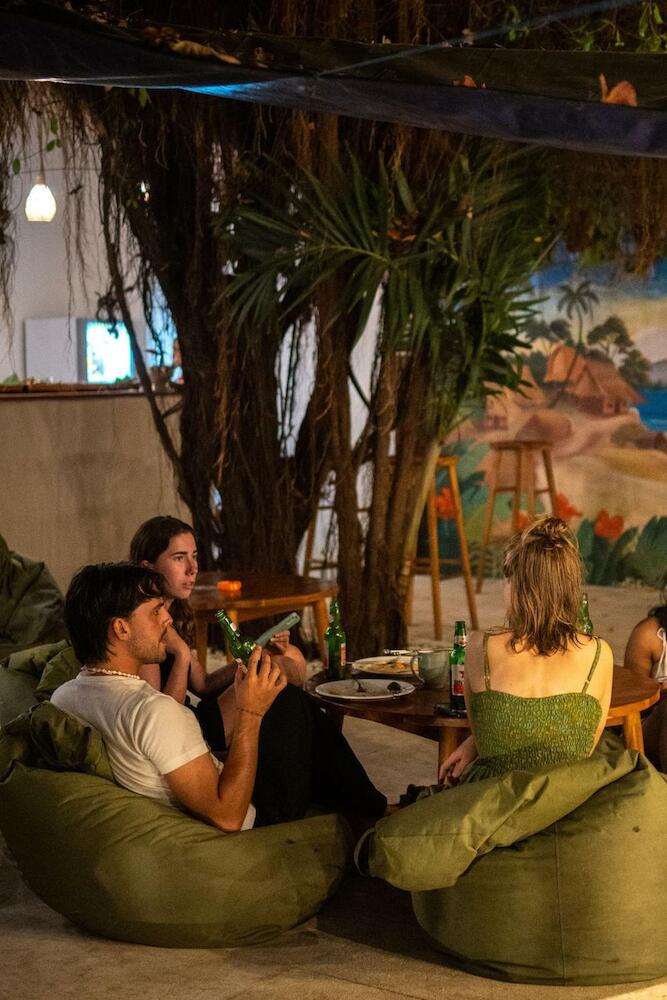 Lost Inn Kuta Capsule Hostel