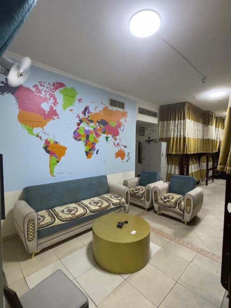 Sarjak's Hostel, Dubai