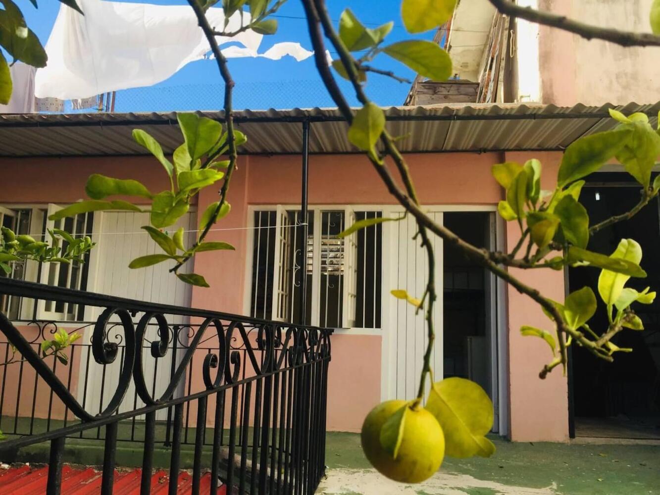Hostal Red, Havana