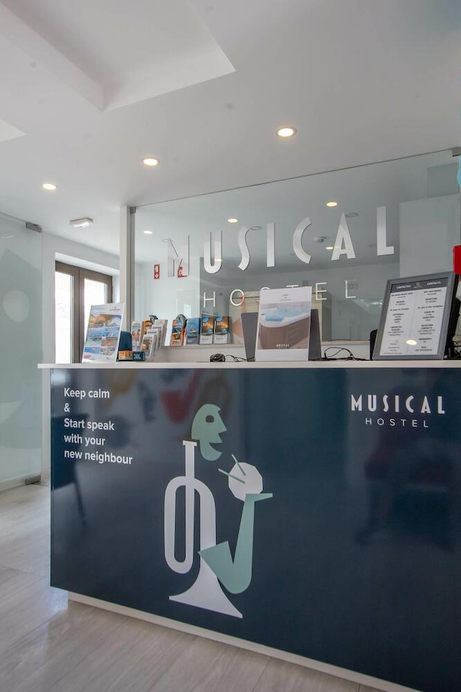 Musical Hostel, Albufeira
