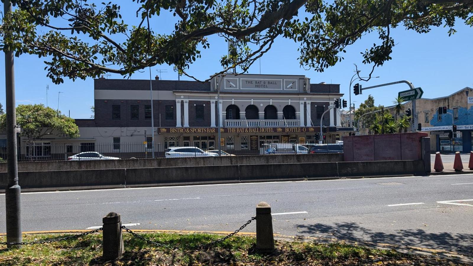 Bat & Ball Hotel, Sydney
