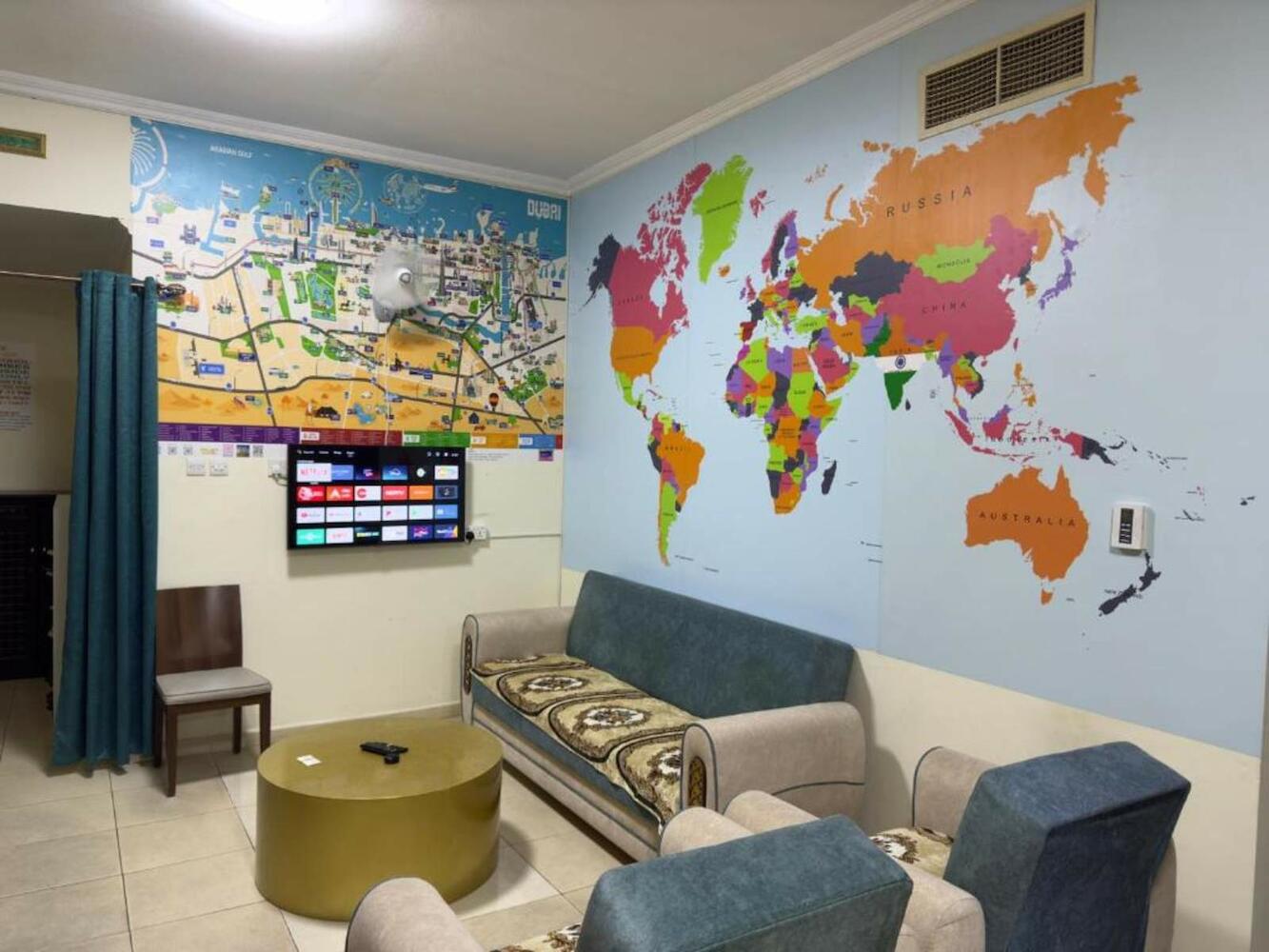 Sarjak's Hostel, Dubai