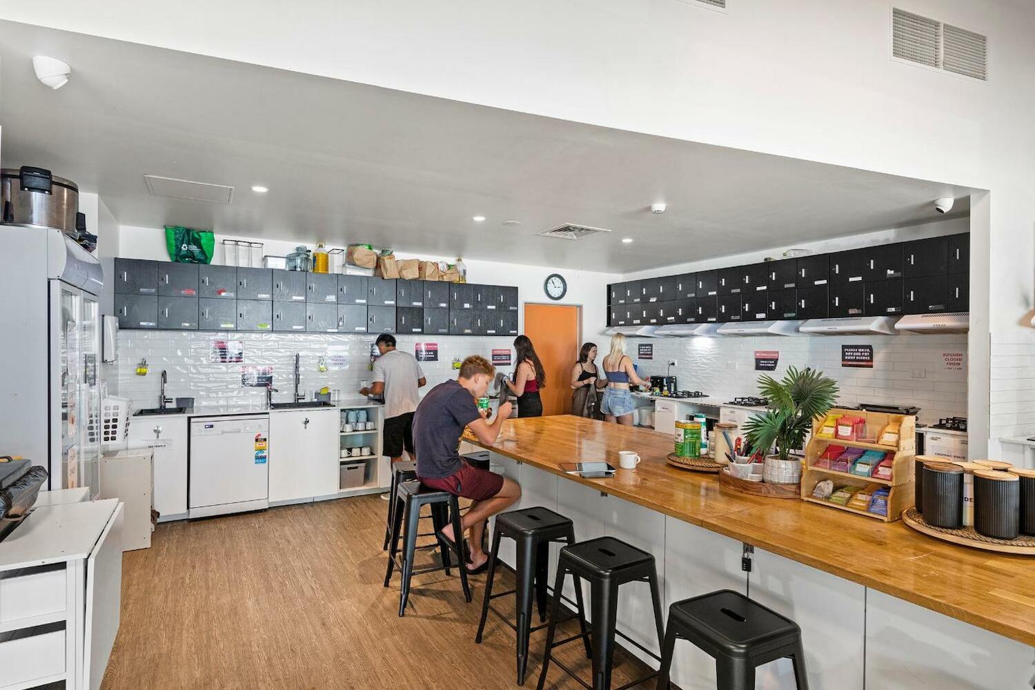 Tequila Sunrise Podstel, Brisbane