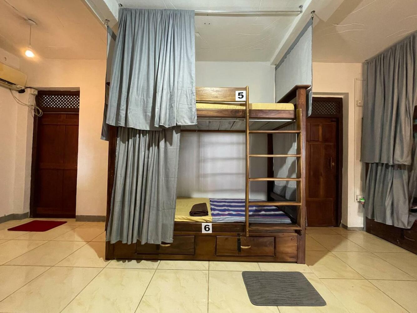 Arugam Waves Hostel