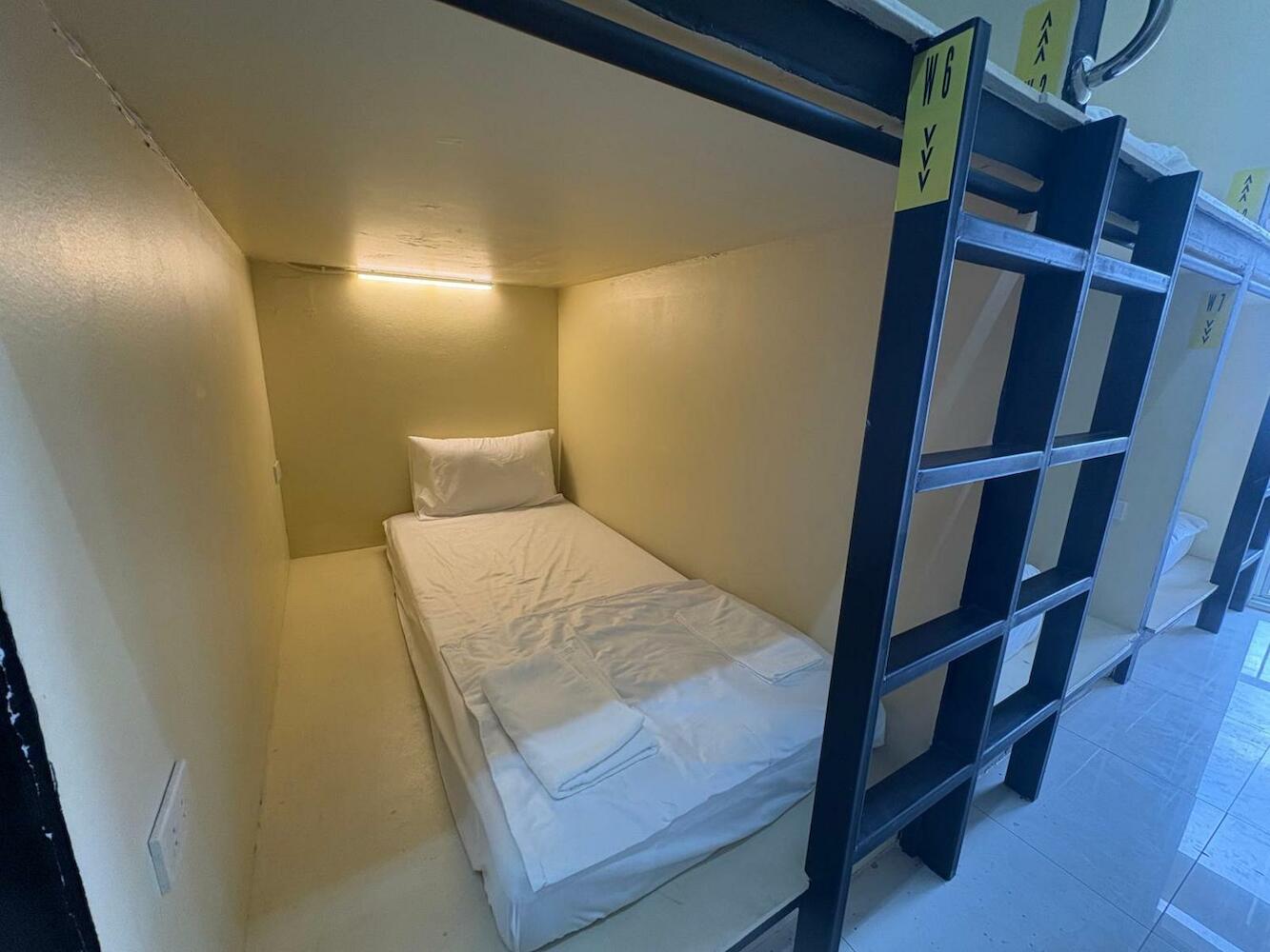 Nomad Yard Hostel, Bangkok