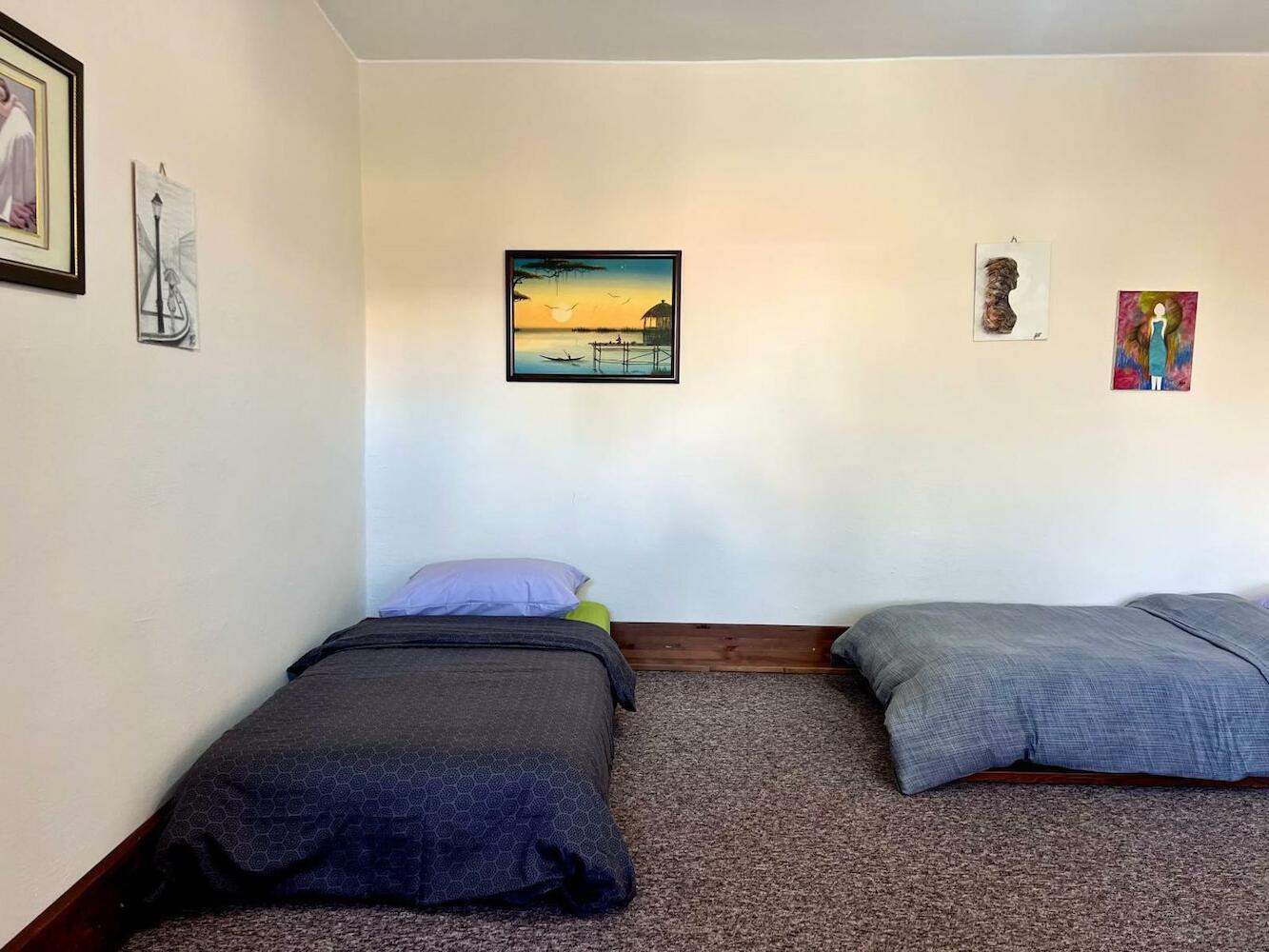 Delphi Hostel, Tirana