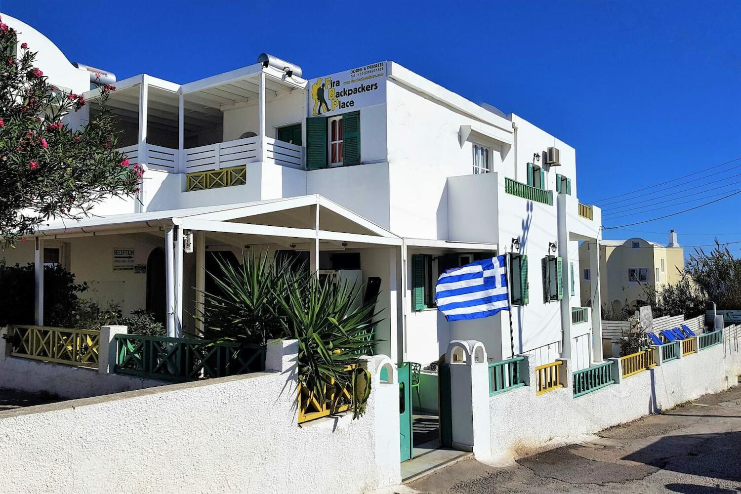 Fira Backpackers Place, Santorini