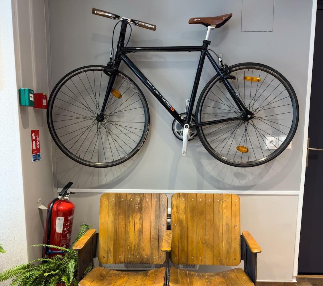 Plug Inn Montmartre by Hiphophostels, Paris