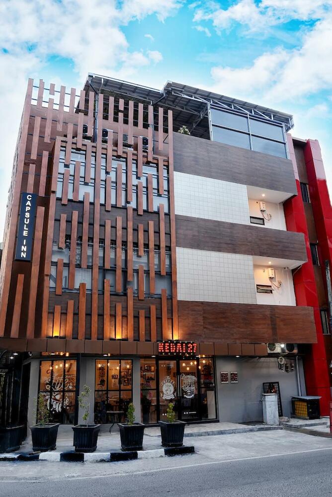 Capsule Inn