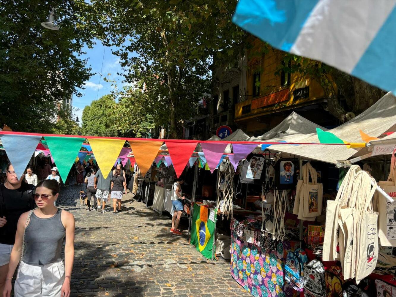 Hostal de Granados, Baires