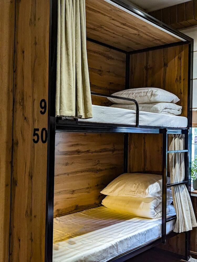 Aiva Hostel