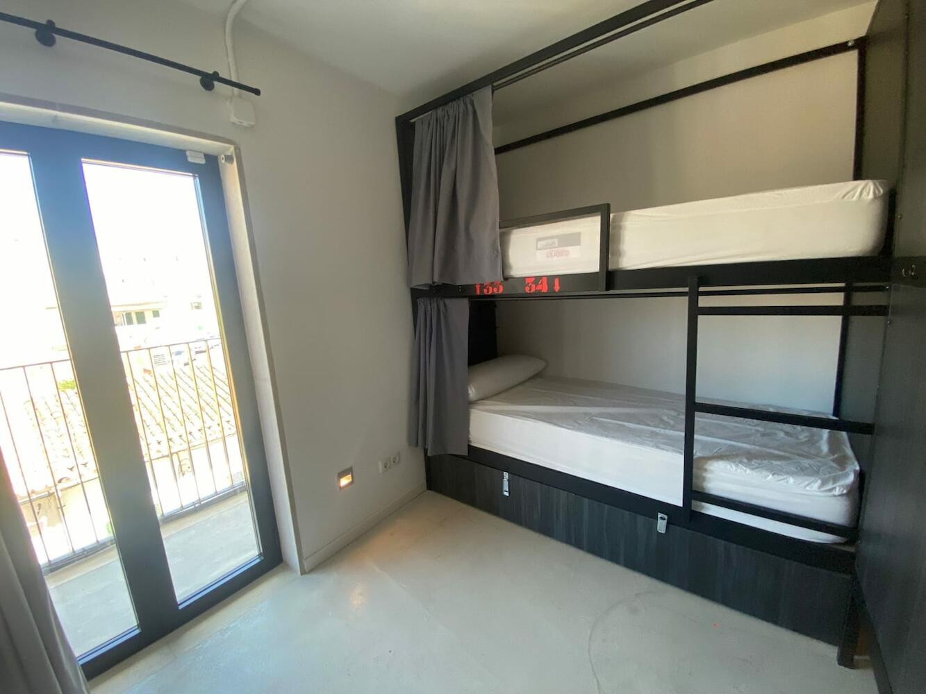 We Street Hostel - El Arenal-Albergue Turístico