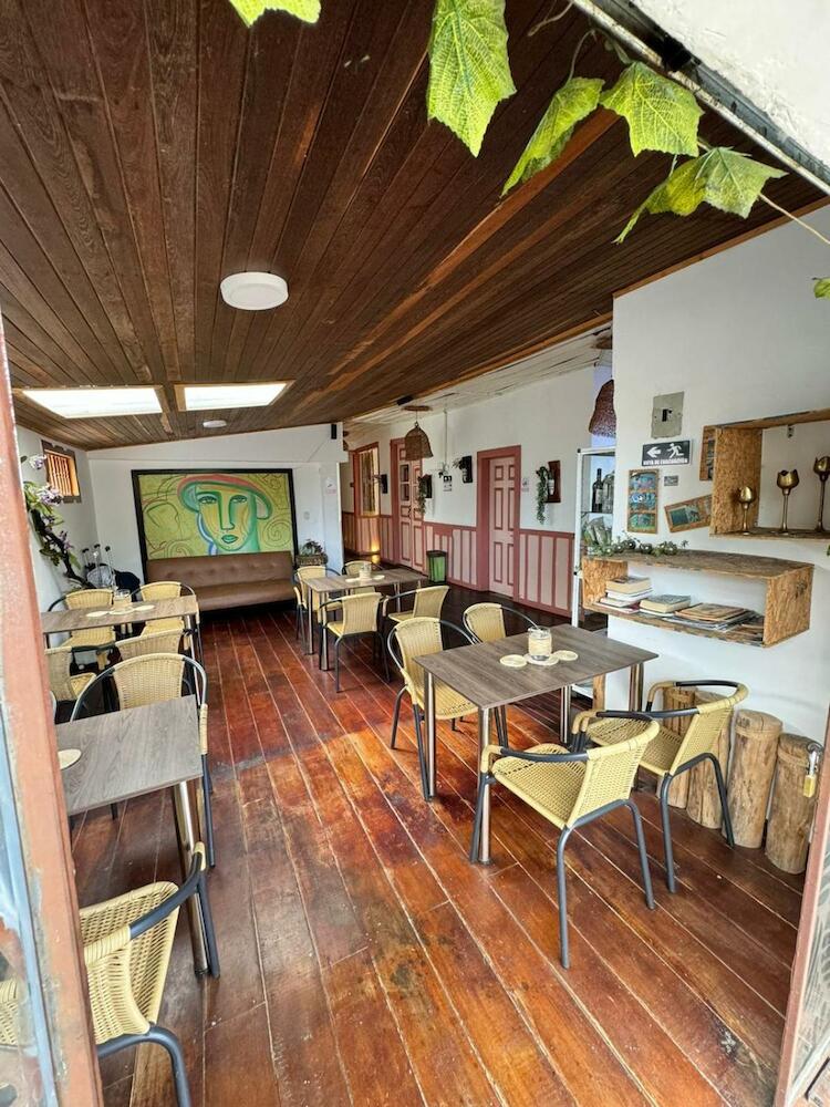 Mahalo Hostel