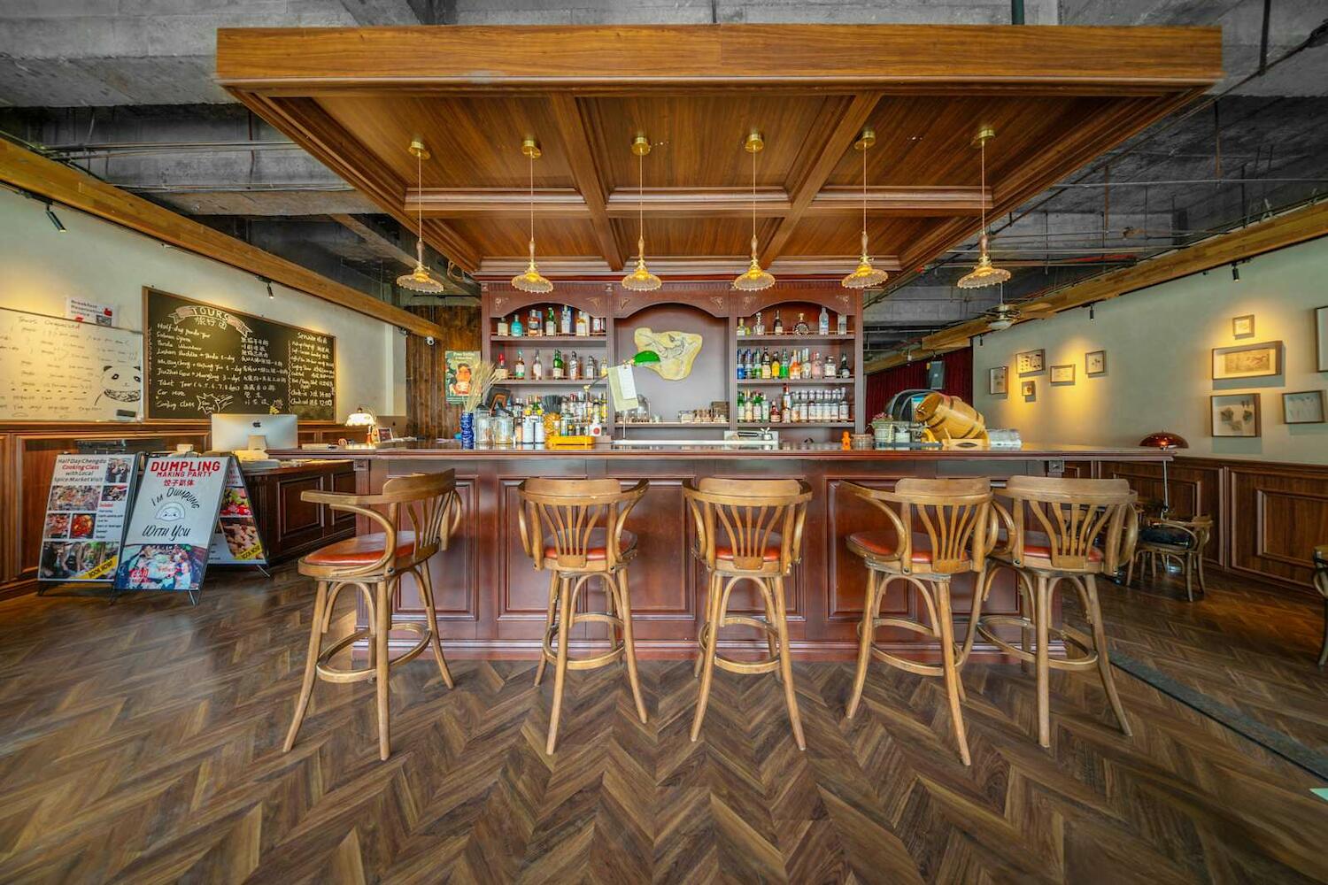 SONDERIA Lazybones Hostel- Wenshu Temple Side, Chill Hostel with All-Day Brunch,