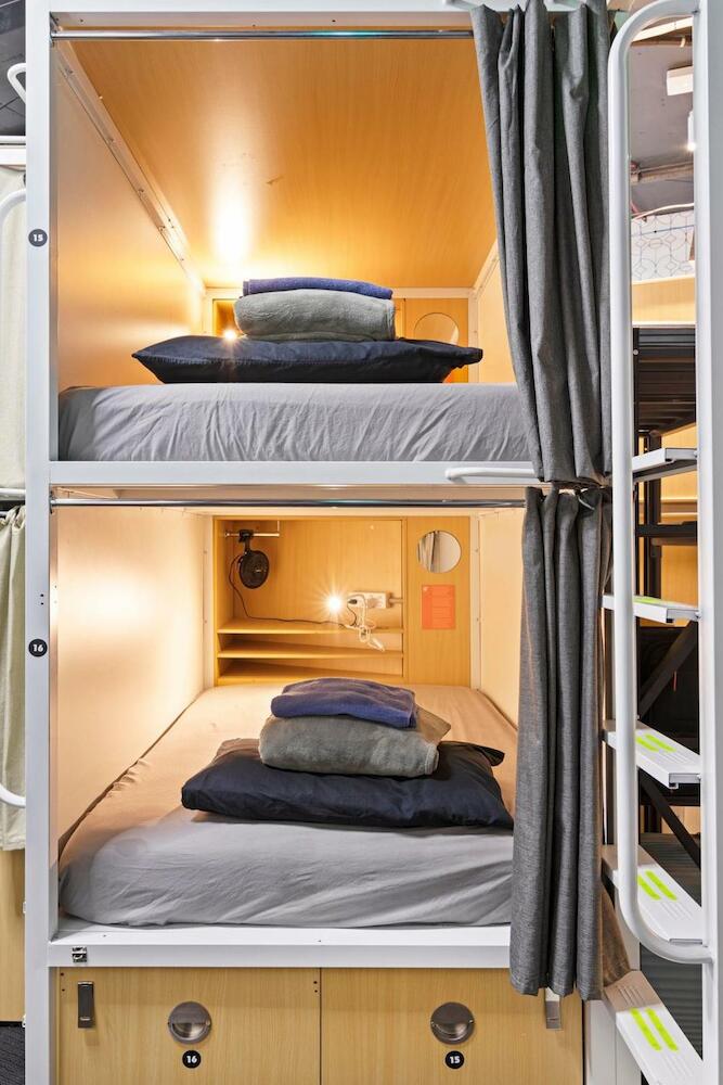 Tequila Sunrise Podstel, Brisbane