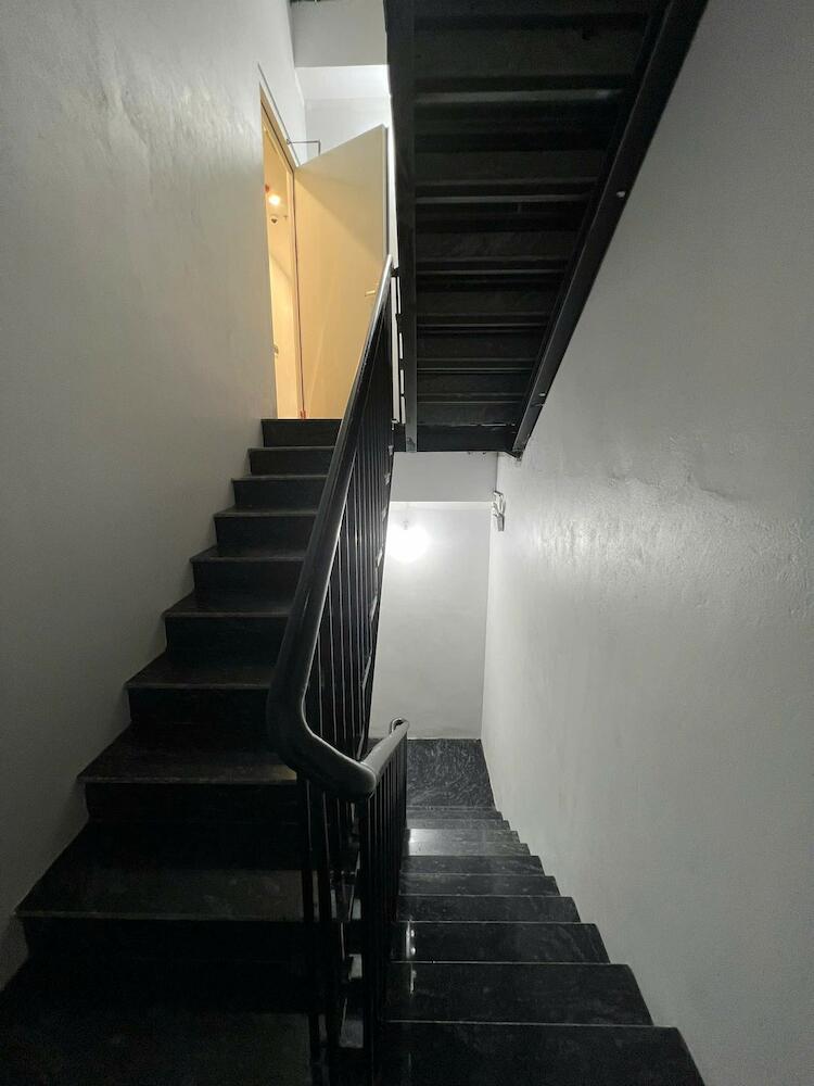 Hanoi Wanderlust Hostel & Travel