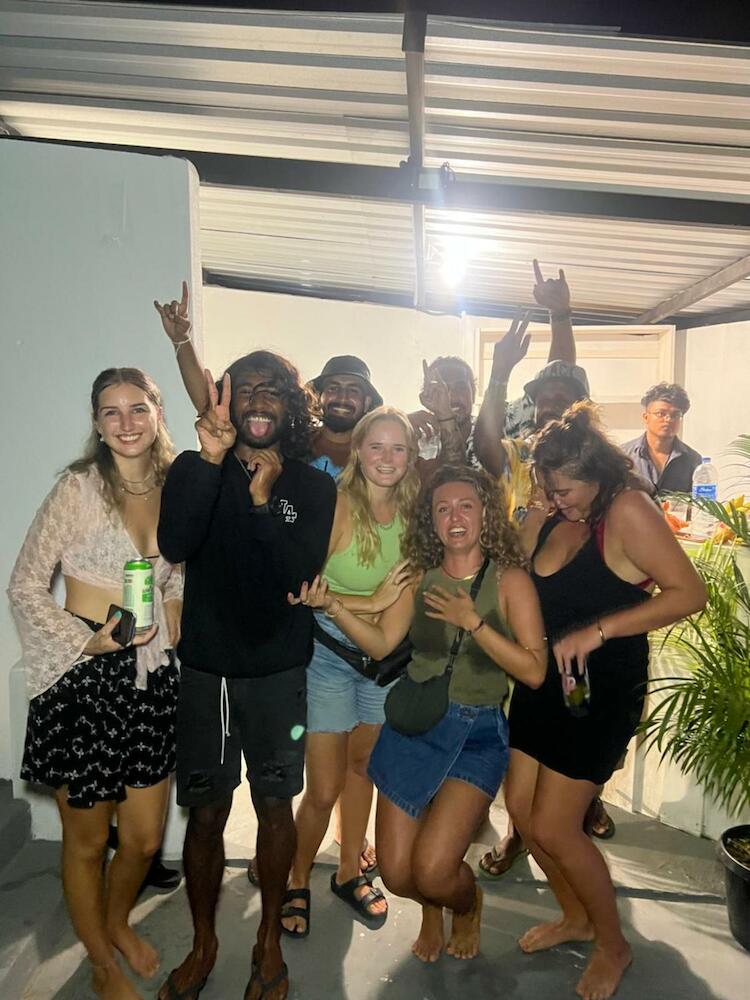 Island Wave Surf Hostel, Weligama