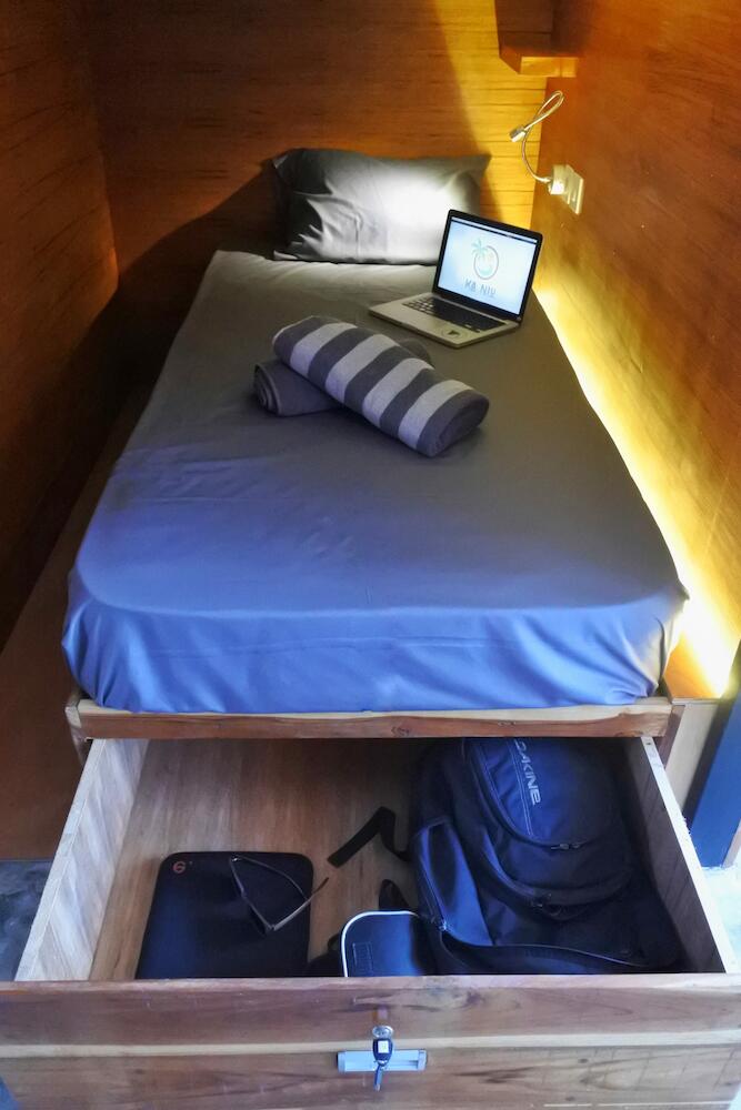KaNiu Capsule Hostel